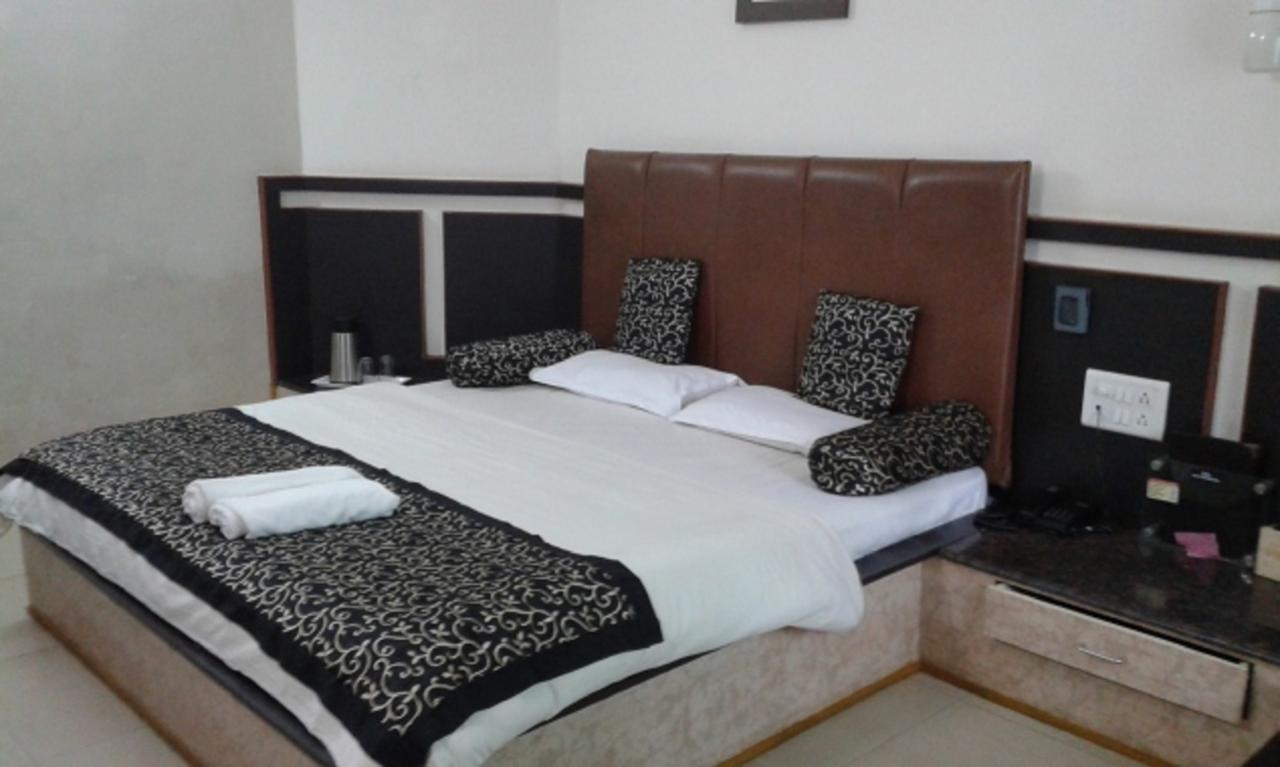 Savshanti Lake Resort Saputara Luaran gambar